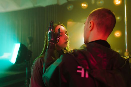 AI vriendin nieuws: waarom virtuele liefdes ineens overal opduiken