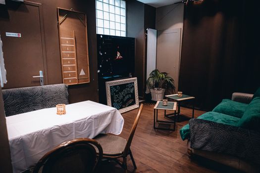 Hulpdiensten bij Escape Time na een 112-melding in het centrum van Time