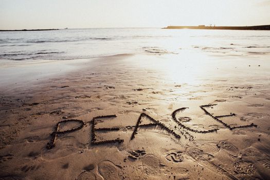 Wereldkaart met conflict- en vredeszones bij do we live in the most peaceful time