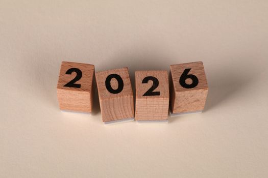 Nabestaanden bekijken documenten over erfbelasting 2026 aan de keukentafel