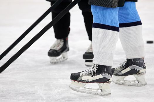 Kunstschaatsen olympische spelen 2026 met schaatsster tijdens de vrije kür in een olympische arena in Milaan
